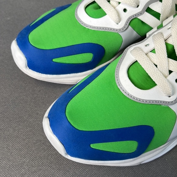 Stella McCartney adidas sneaker. Slightly worn. Size 8. - Picture 9 of 12